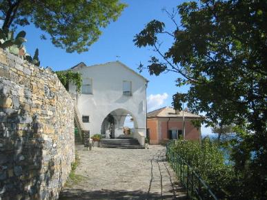 Il Santuario delle Grazie (vista di fronte)